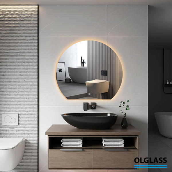 Półokrągłe lustro łazienkowe bez ramy o szerokości 80 cm w nowoczesnej aranżacji, Gdańsk, Sopot, Gdynia, Trójmiasto.